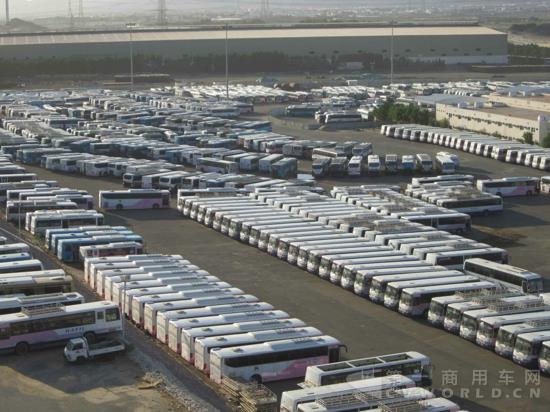 玉柴YC6A260-20配安凯客车出口(拍摄地点是沙特拜赫拉市).jpg