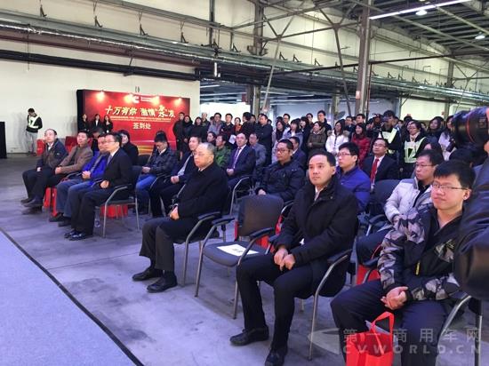 康明斯2015年度第十万台尿素泵下线仪式现场.jpg