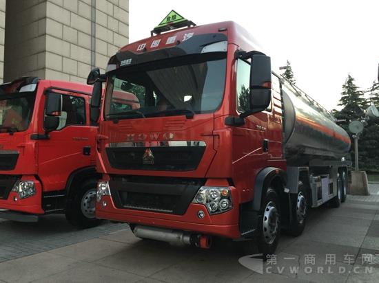 中国重汽HOWO T5G 340 危险品运输车4.jpg