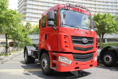 华菱汉马4×2平顶牵引车 (8).jpg