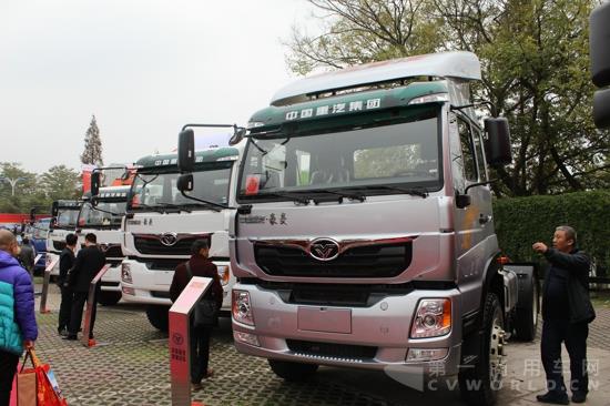 重汽豪曼4X2牵引车.jpg