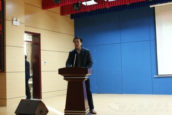 中通客车总经理孙庆民在仪式上致辞.jpg