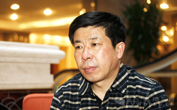 合肥公交集团客服中心副主任李祥斌.png