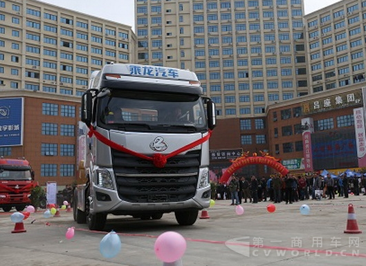 搭载玉柴YC6K的柳汽乘龙H7在邕上市发布.png