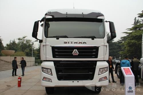 重汽SITRAK C7H国四牵引车-440马力 (15).jpg