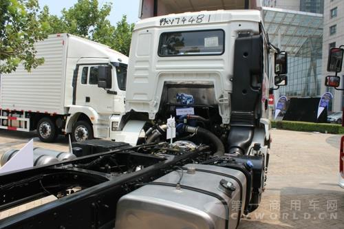 德龙新M3000 6X2二类底盘 (6).jpg