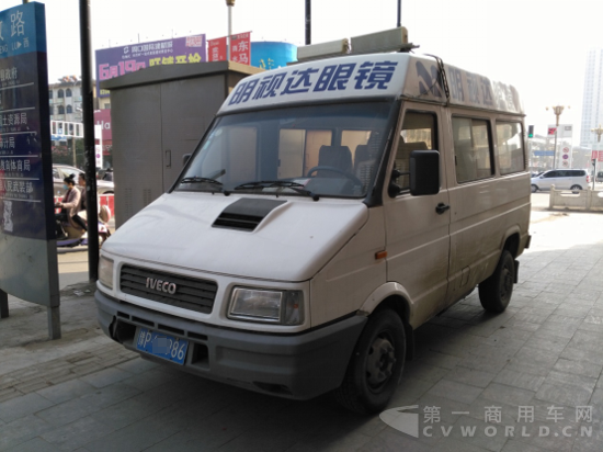 20年老店的秘密 南京依维柯一骑绝尘689.png