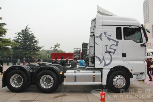 重汽SITRAK C7H国四牵引车-440马力 (6).jpg
