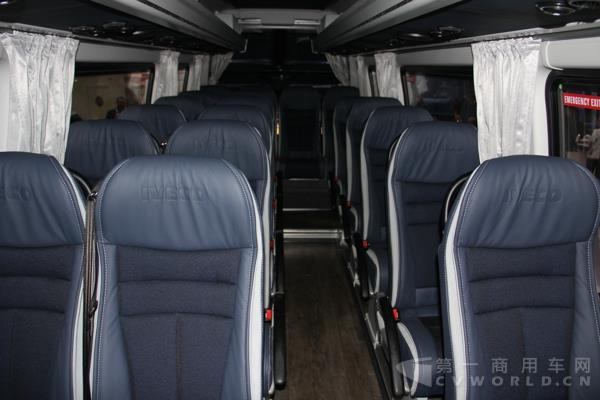 依维柯New Daily Tourys商旅车 (3).jpg
