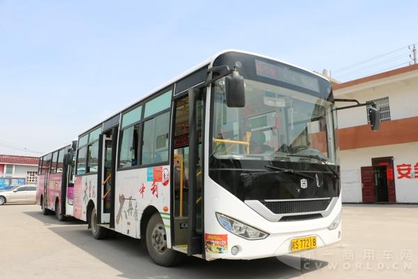 利辛公交的中通新能源客车.jpg