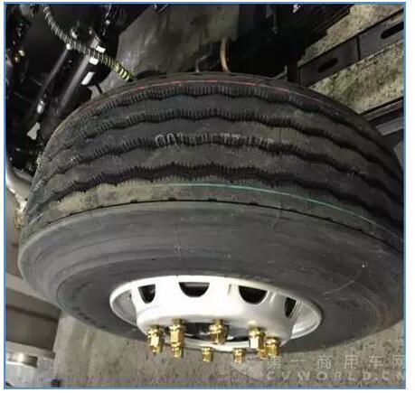 解放J6P 8X4质惠版载货车6.jpg