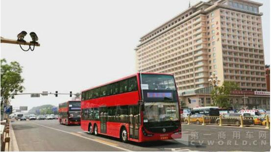 银隆钛酸锂双层纯电动大巴1.jpg