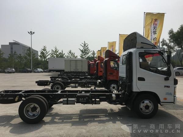 活动现场展车6.jpg