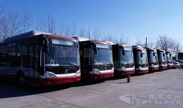 公交车.jpg 公交车.jpg