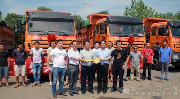 北奔重汽携手新乡市政工程处共建碧水蓝天.png