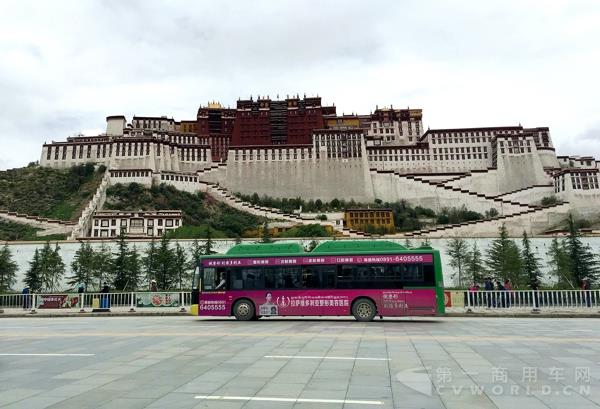 图4：搭载YC6J210N-52的恒通气电混合客车.jpg