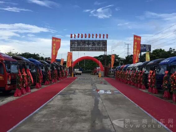 中国重汽HOWO轻卡一天订出179台，用户看中它什么？.jpg