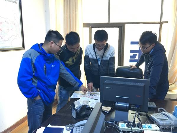 图为西藏办收到新一期玉柴建设者报.jpg