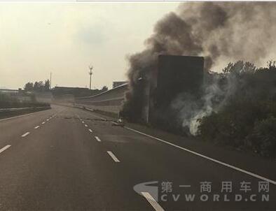 爆燃现场。.jpg