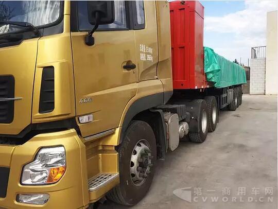 东风新车型曝光！潍柴460马力东风沙豹！良心配置！.jpg
