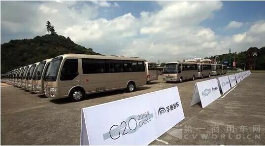 百辆宇通T7公商务车交付杭州.jpg