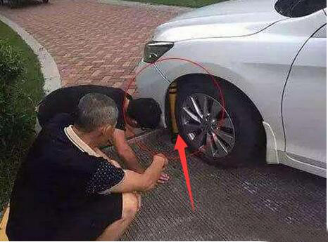 兰博基尼变身牵引车5.jpg