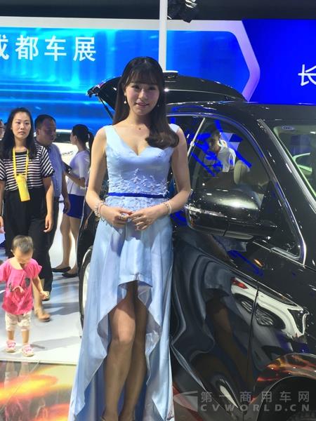成都车展美女欣赏.jpg