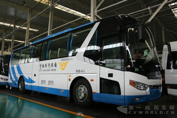 正在生产线上的无锡国旅纯电动旅游大巴订单.jpg