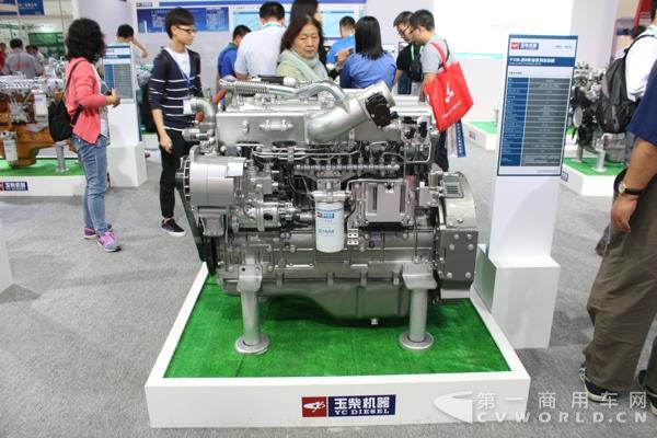 玉柴展示的YC6L欧六柴油系列发动机.jpg