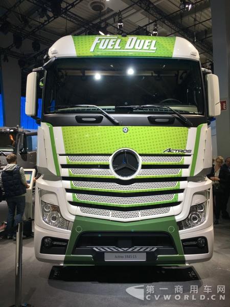 奔驰Actros Fuel Duel 3.jpg