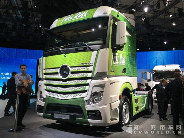 奔驰Actros Fuel Duel.jpg