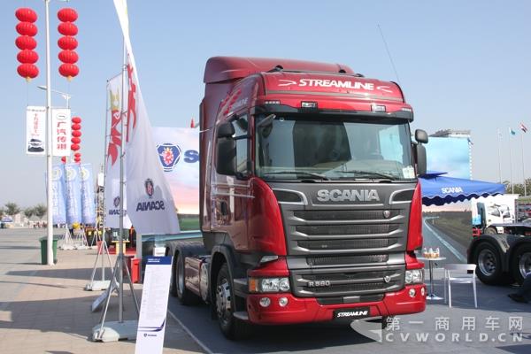 斯堪尼亚 R560 6×2公路牵引车 (5).jpg