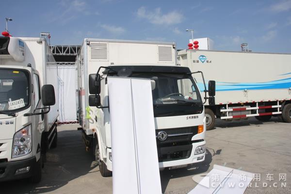 新疆铭辰汽车展出的东风凯普特改装车.jpg