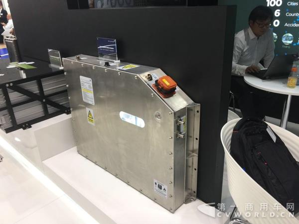 微宏展出的电池系统.jpg