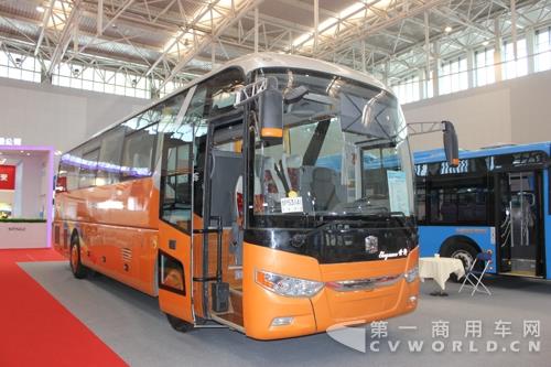 LCK6119PHEVG世轩插电式混合动力公路客车 (3).jpg