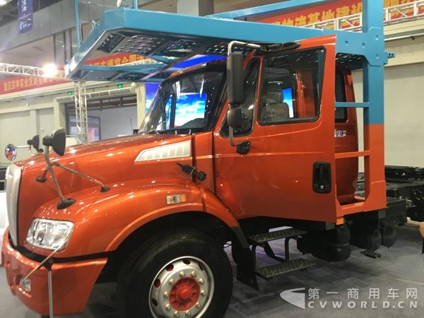 解放柳特安捷新长头4X2半挂轿运车主车3.jpg