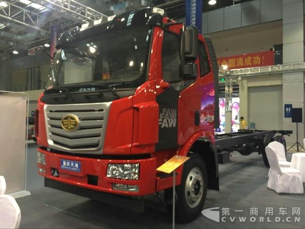 解放柳特金陆平头4X2载货车底盘.jpg 解放柳特金陆平头4X2载货车底盘.jpg