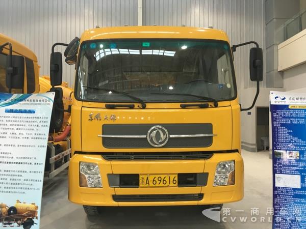 东风天锦强力吸污车.jpg