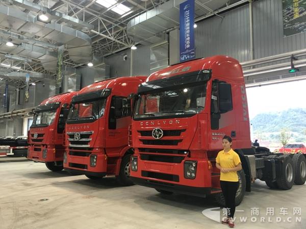 红岩杰狮M100.jpg