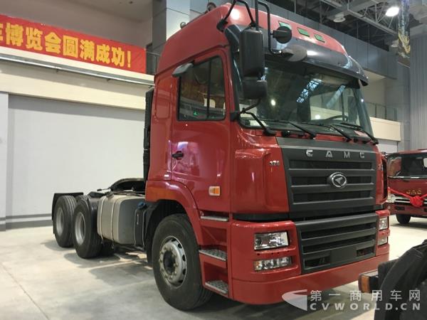 华菱375马力牵引车.jpg