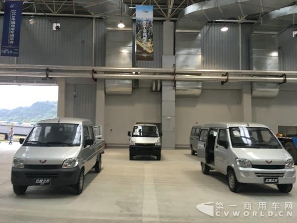 五菱之光展台.jpg
