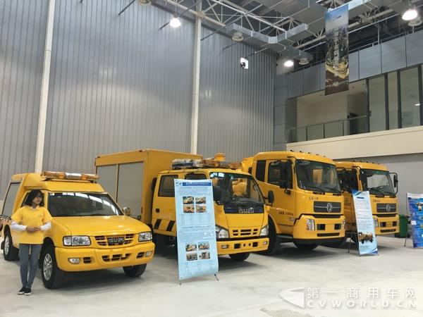 重庆耐德山花特种车展台.jpg 重庆耐德山花特种车展台.jpg