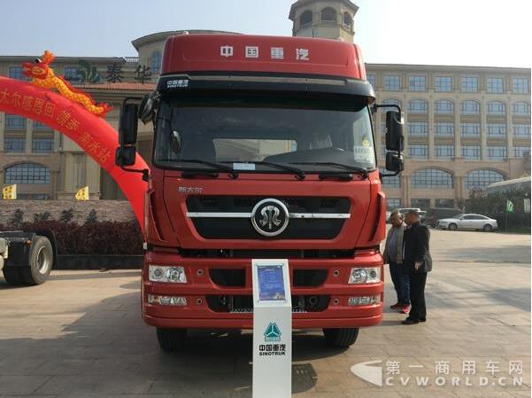 中国重汽斯太尔D7B 6X4国五牵引车.jpg