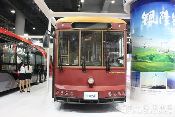 银隆新能源展示的仿古公交“铛铛车”的外观及内饰 (1).jpg