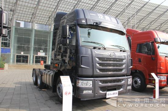 解放天V 6×4牵引车 (5).jpg