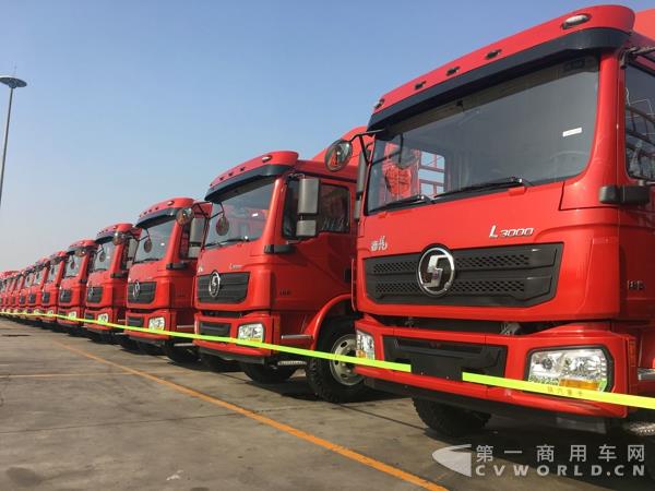 陕汽重卡产品展示.jpg