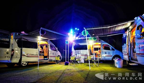 161221首个“全体验式”上市会 上汽大通发布全新房车RV80-房车2.jpg