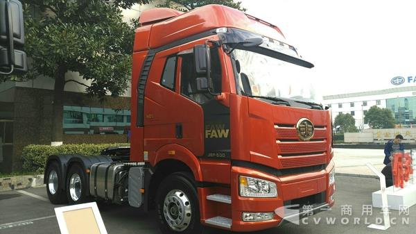 解放新J6P 6X4 500Ps牵引车.jpg