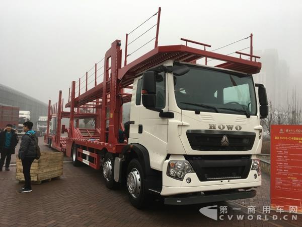 豪沃T5G 6×2 中置轴车辆运输车 3.jpg