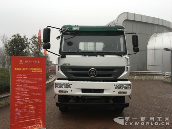 新斯太尔 M5G 4×2 18吨压缩式垃圾车 2.jpg